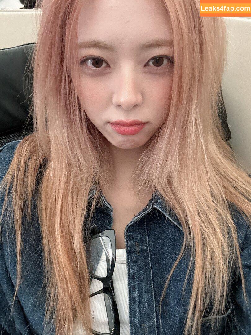 itzy.all.in.us / Shin Yu Na / Yuna ITZY / 유나 leaked photo photo #0464