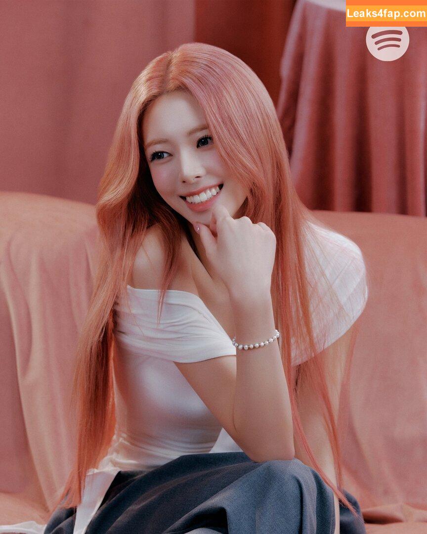 itzy.all.in.us / Shin Yu Na / Yuna ITZY / 유나 leaked photo photo #0484