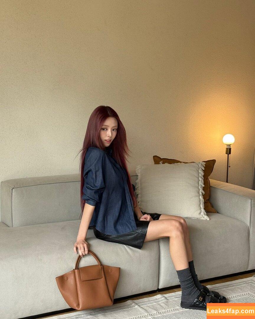 itzy.all.in.us / Shin Yu Na / Yuna ITZY / 유나 leaked photo photo #0500