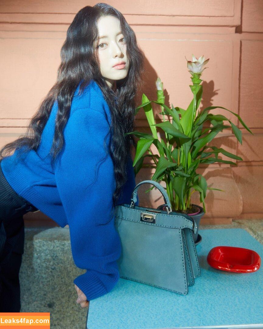 itzy.all.in.us / Shin Yu Na / Yuna ITZY / 유나 leaked photo photo #0540