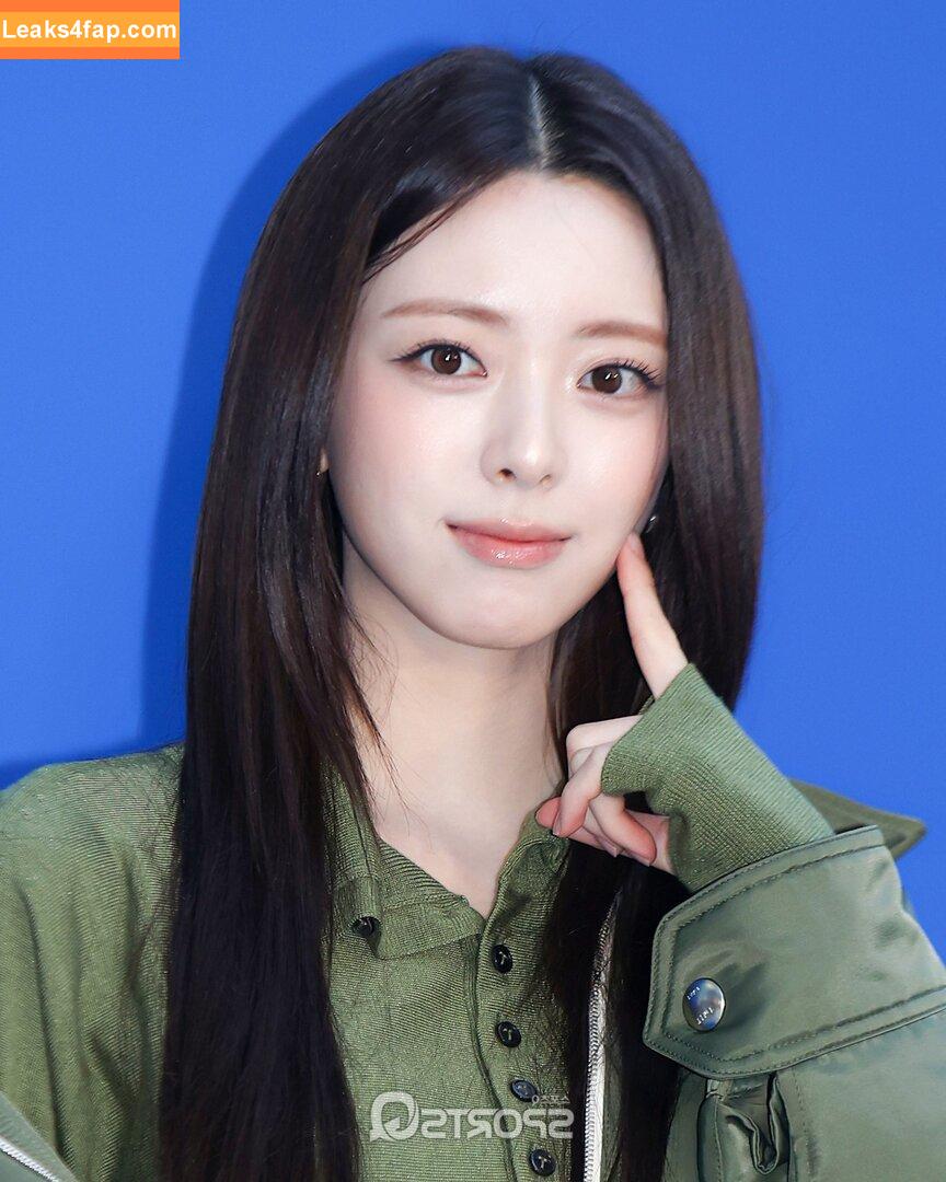 itzy.all.in.us / Shin Yu Na / Yuna ITZY / 유나 leaked photo photo #0555