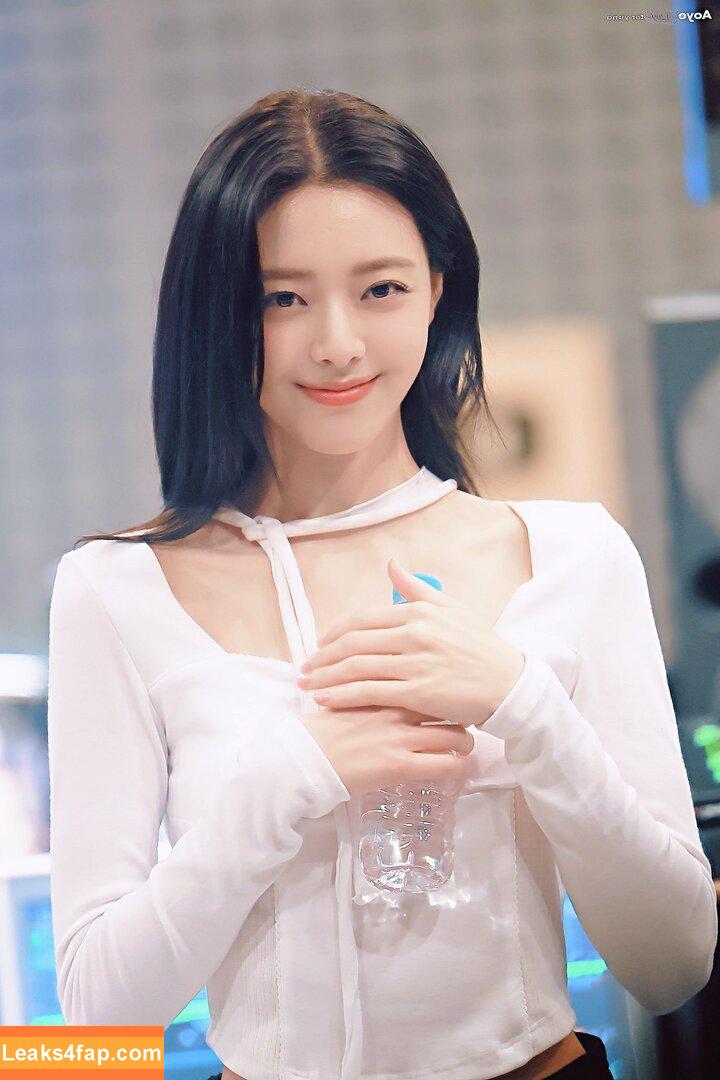 itzy.all.in.us / Shin Yu Na / Yuna ITZY / 유나 leaked photo photo #0566