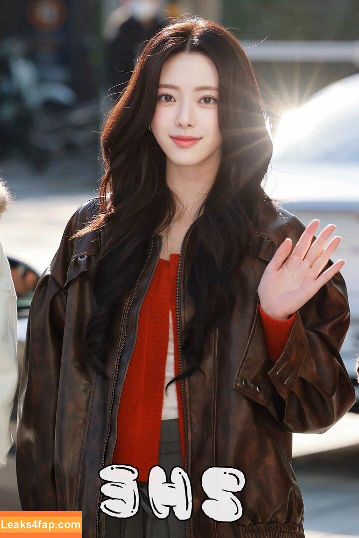 itzy.all.in.us / Shin Yu Na / Yuna ITZY / 유나 leaked photo photo #0574