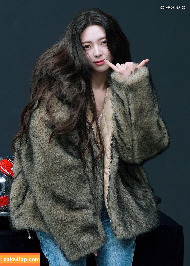 itzy.all.in.us / Shin Yu Na / Yuna ITZY / 유나 leaked photo photo #0577