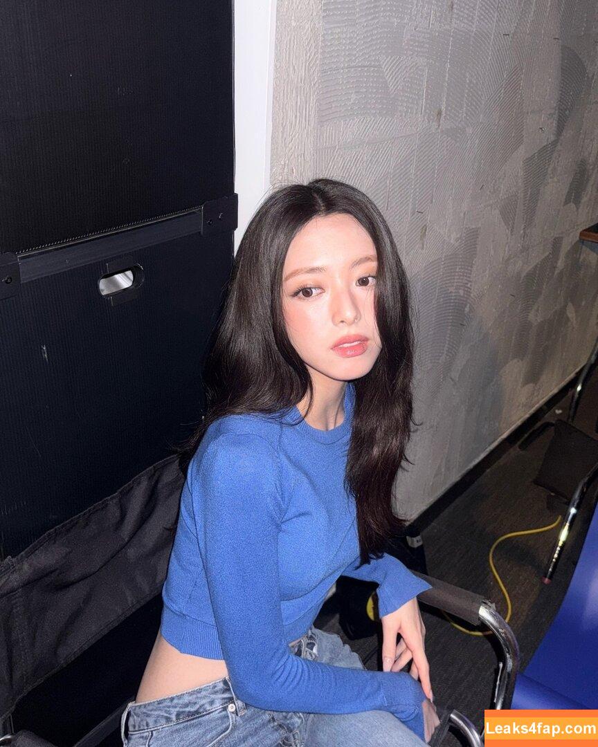 itzy.all.in.us / Shin Yu Na / Yuna ITZY / 유나 leaked photo photo #0585