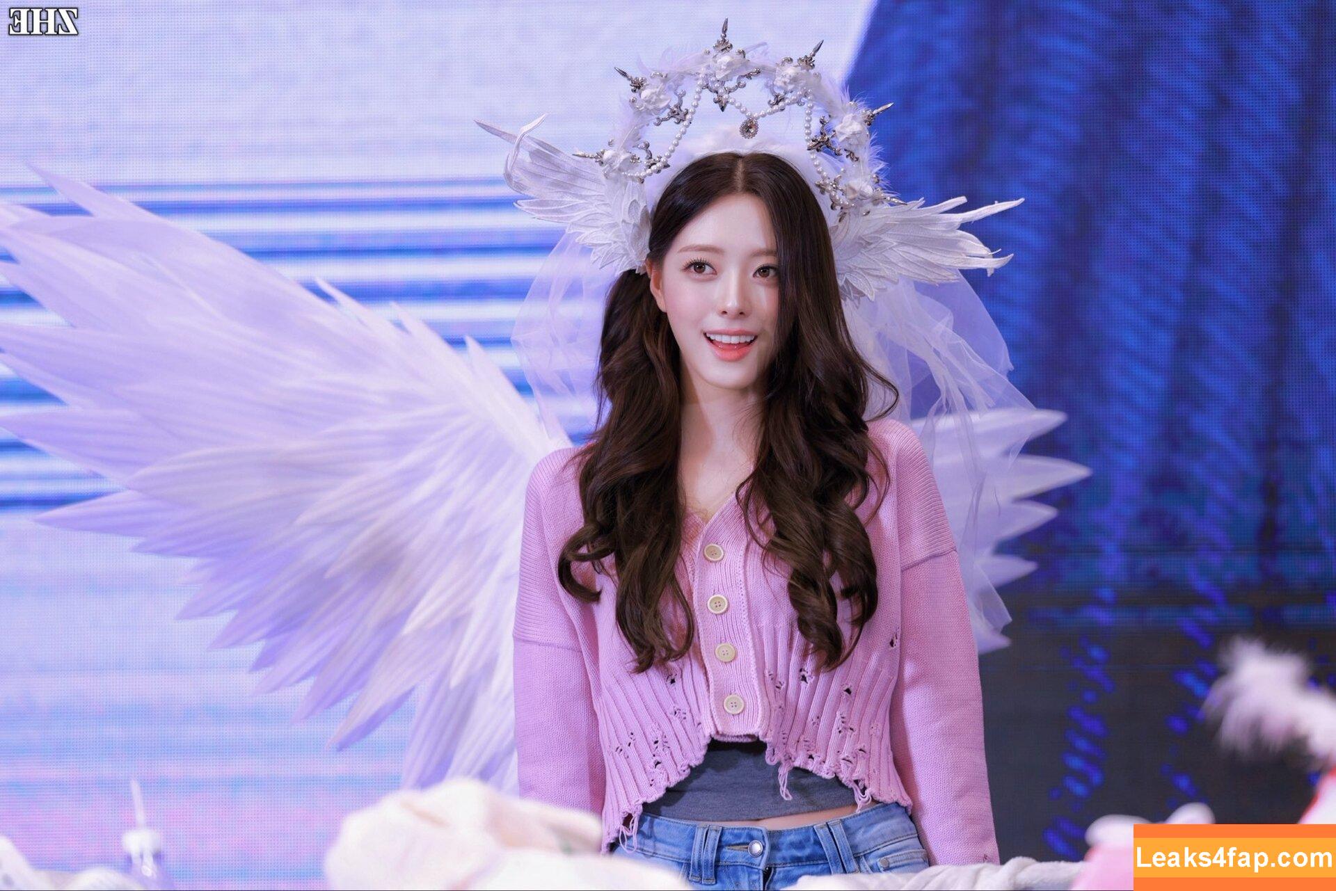 itzy.all.in.us / Shin Yu Na / Yuna ITZY / 유나 leaked photo photo #0589