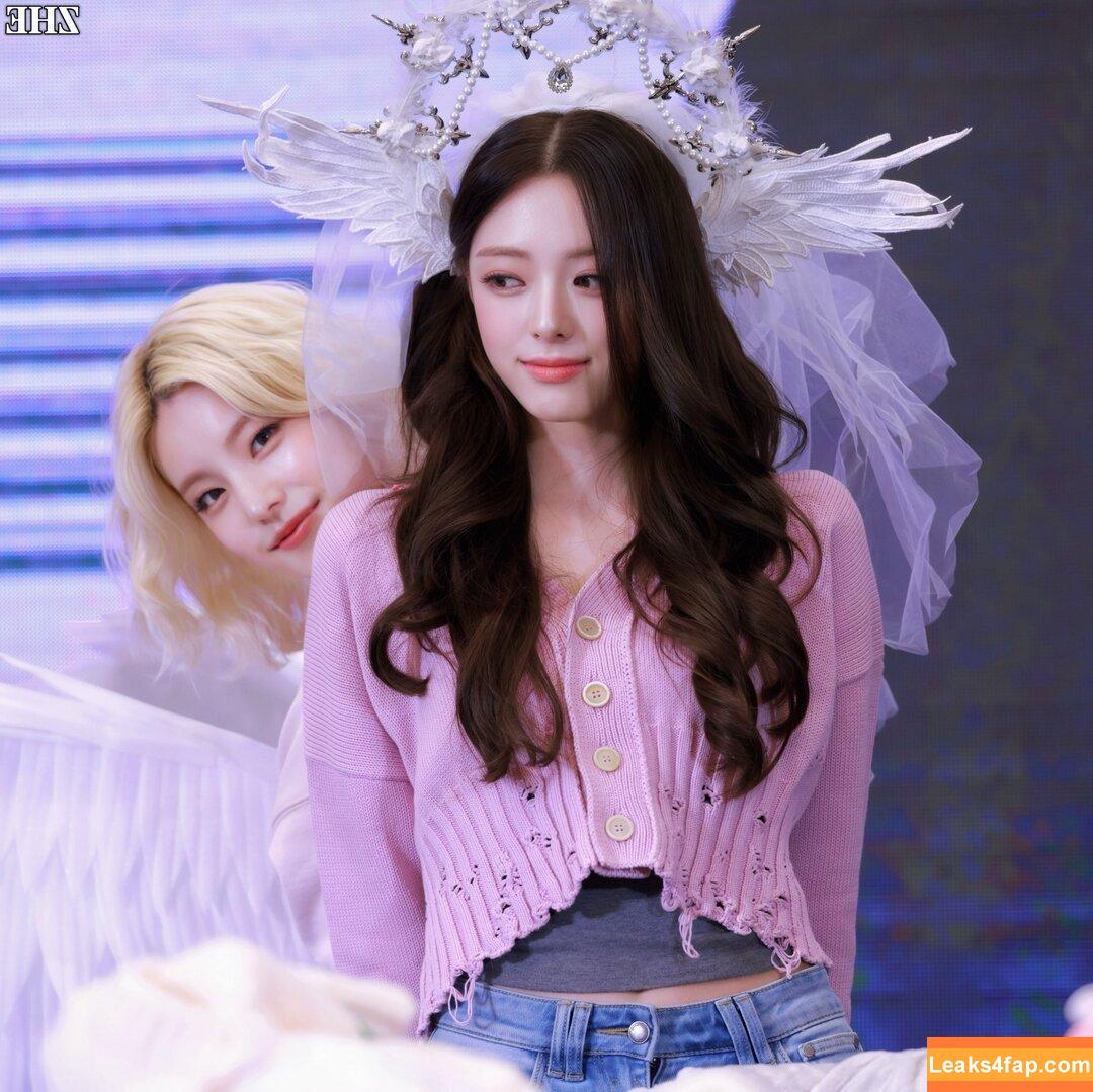 itzy.all.in.us / Shin Yu Na / Yuna ITZY / 유나 leaked photo photo #0590