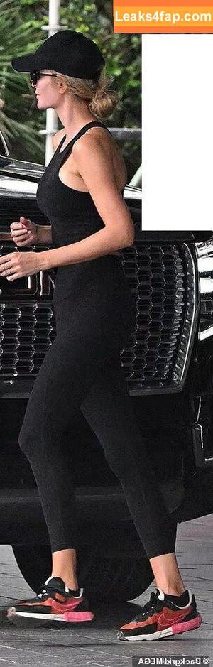 Ivanka Trump photo #0095