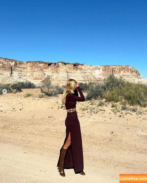 Ivanka Trump photo #0187