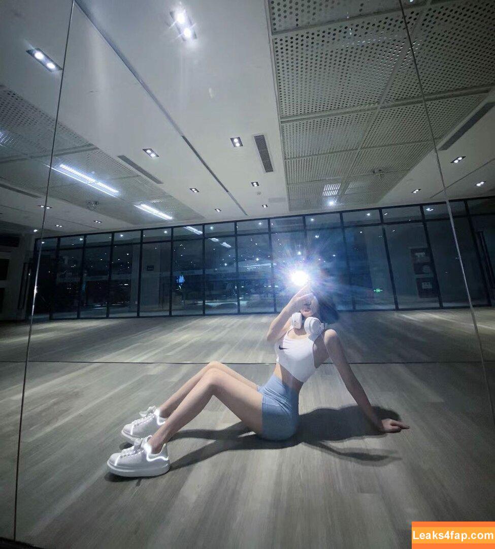 Ivy Ai.lin20_ / ai.lin20_ leaked photo photo #0094