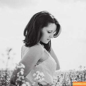 Ivy Rain photo #0042