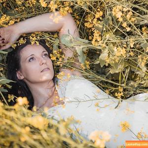 Ivy Rain photo #0043