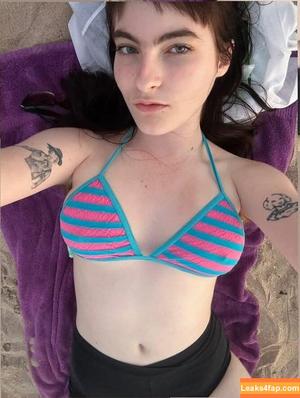 Ivy Wolk photo #0120