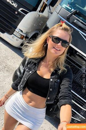 Iwona Blecharczyk photo #0073