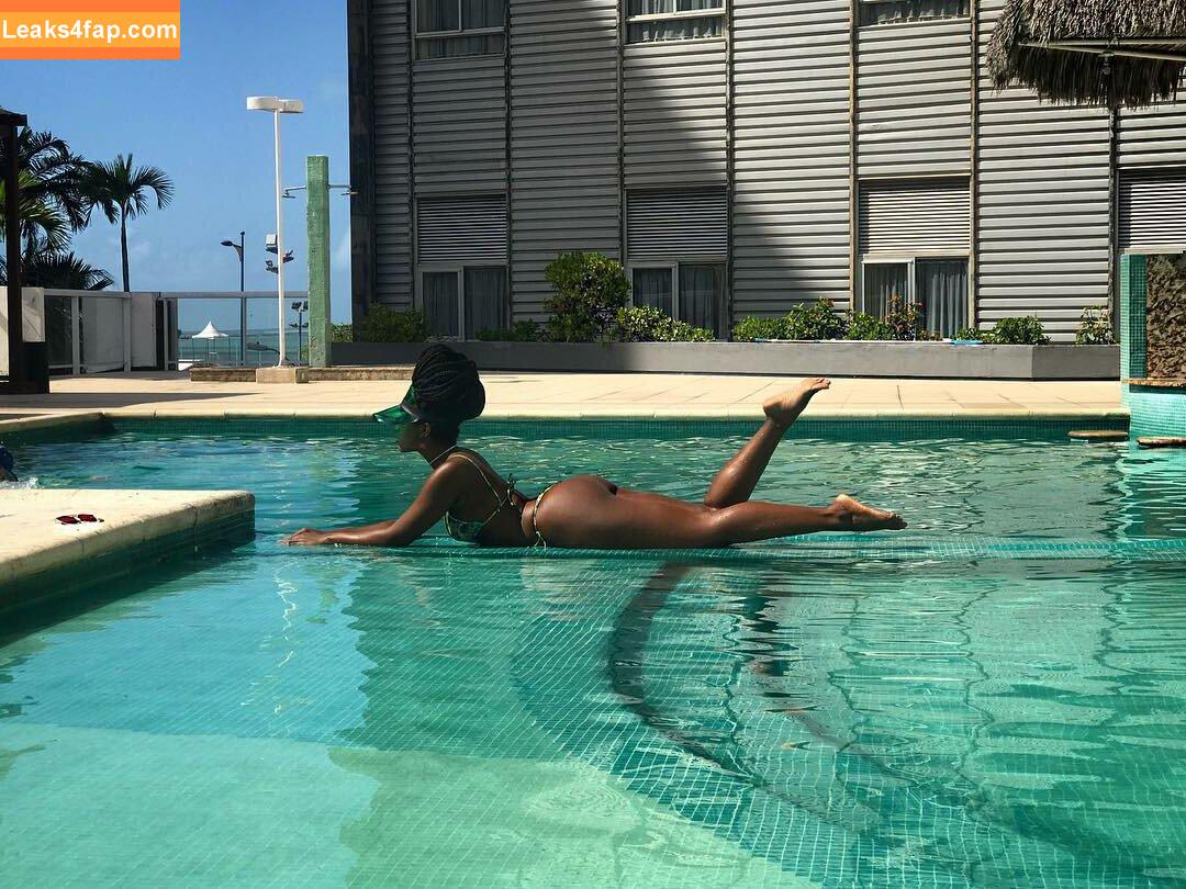 Iza Cantora / iza leaked photo photo #0020