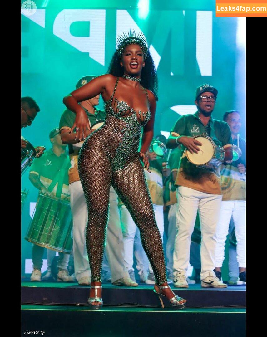 Iza Cantora / iza leaked photo photo #0025