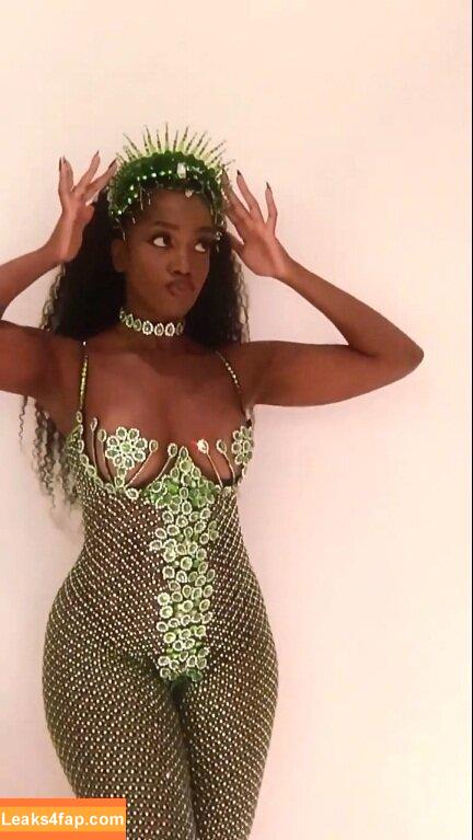 Iza Cantora / iza leaked photo photo #0032