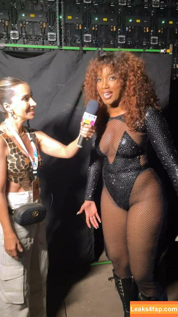 Iza Cantora / iza leaked photo photo #0099