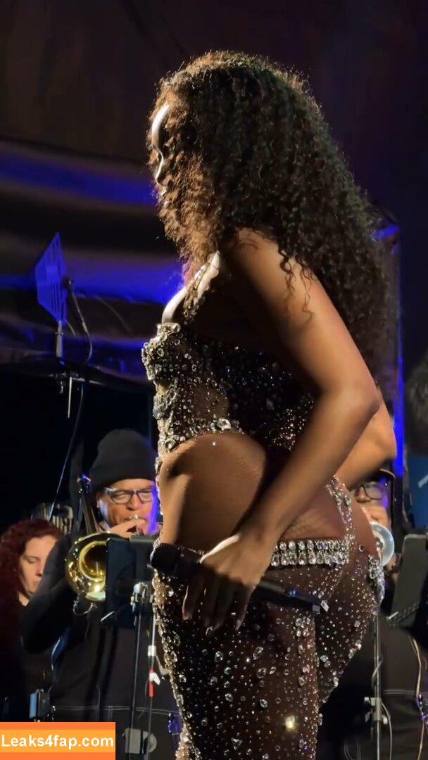 Iza Cantora / iza leaked photo photo #0381