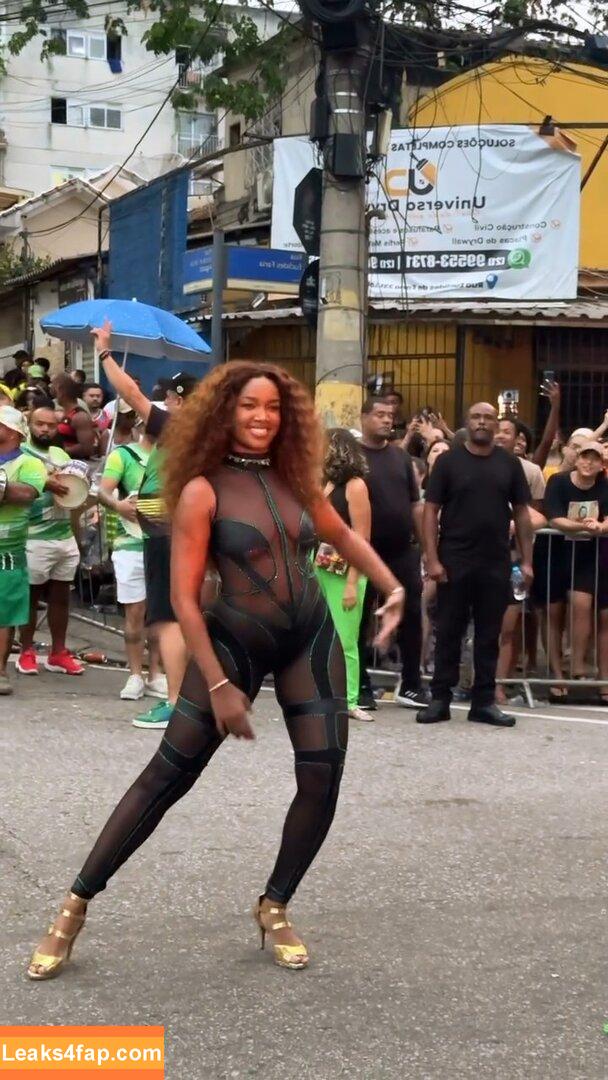 Iza Cantora / iza слитое фото фото #0385