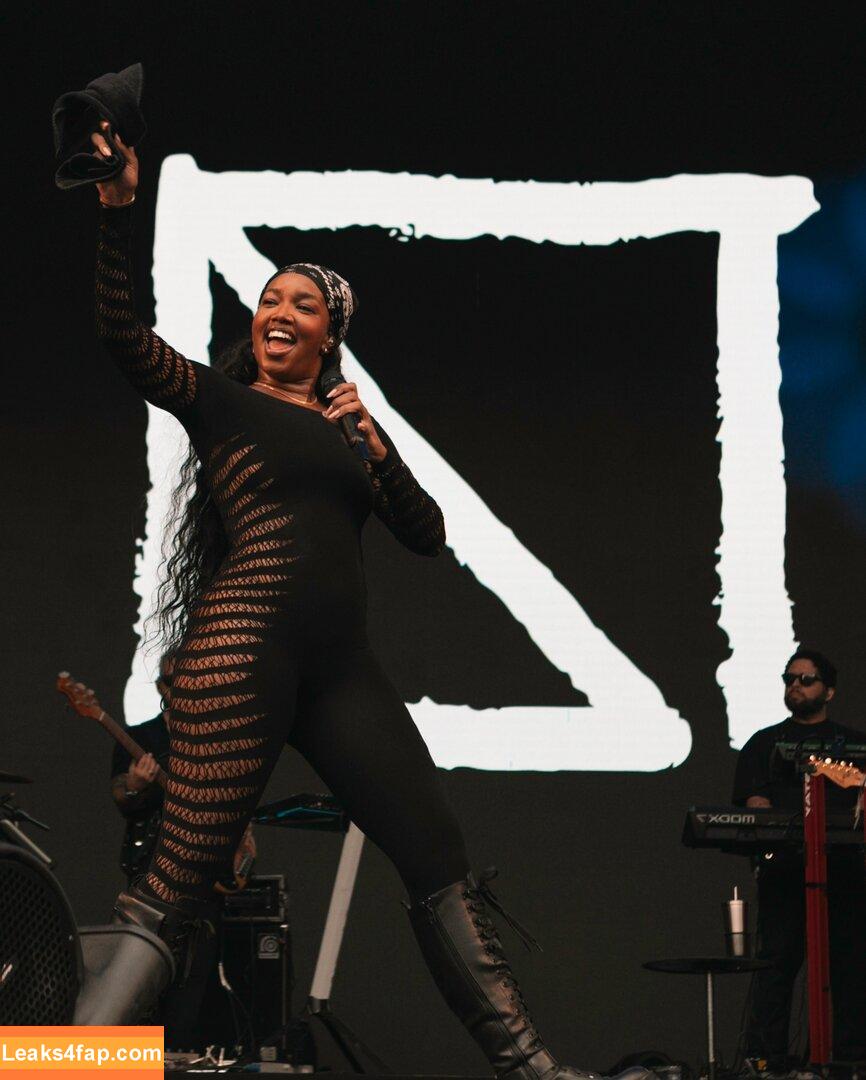 Iza Cantora / iza leaked photo photo #0394