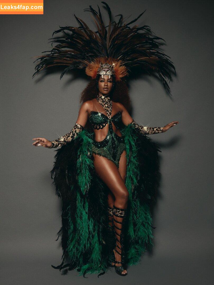 Iza Cantora / iza leaked photo photo #0441