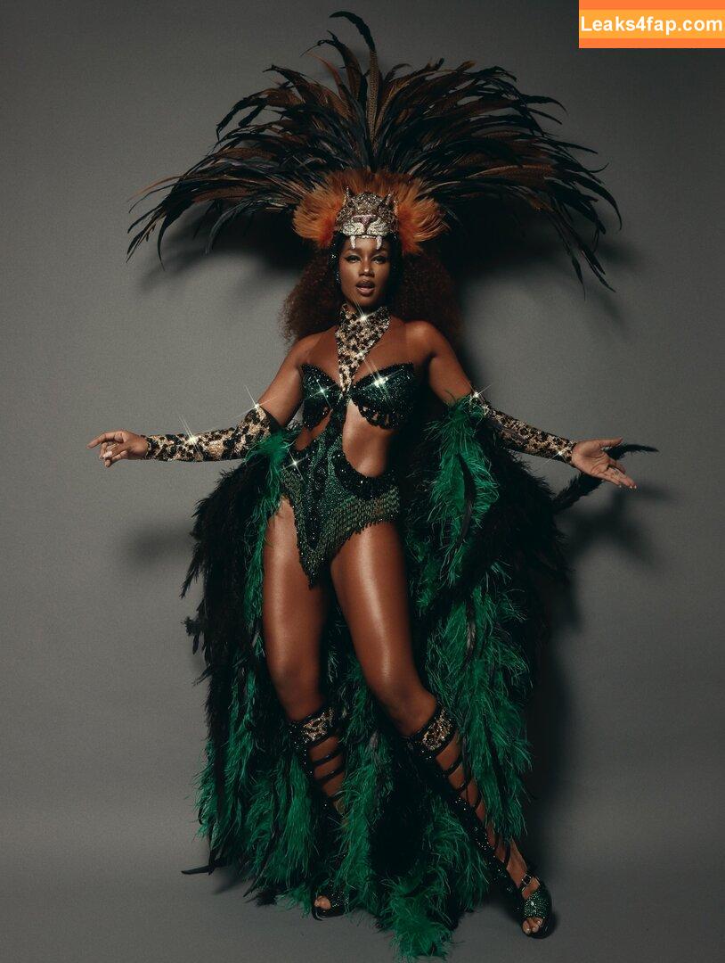 Iza Cantora / iza leaked photo photo #0444