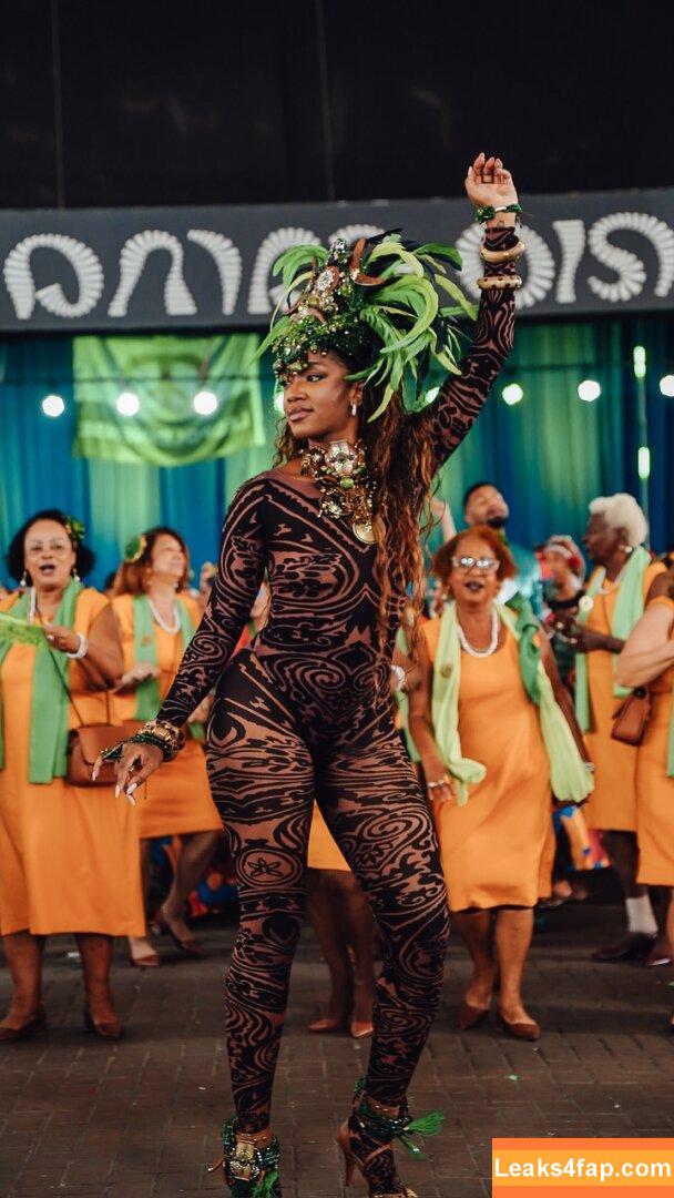 Iza Cantora / iza слитое фото фото #0458