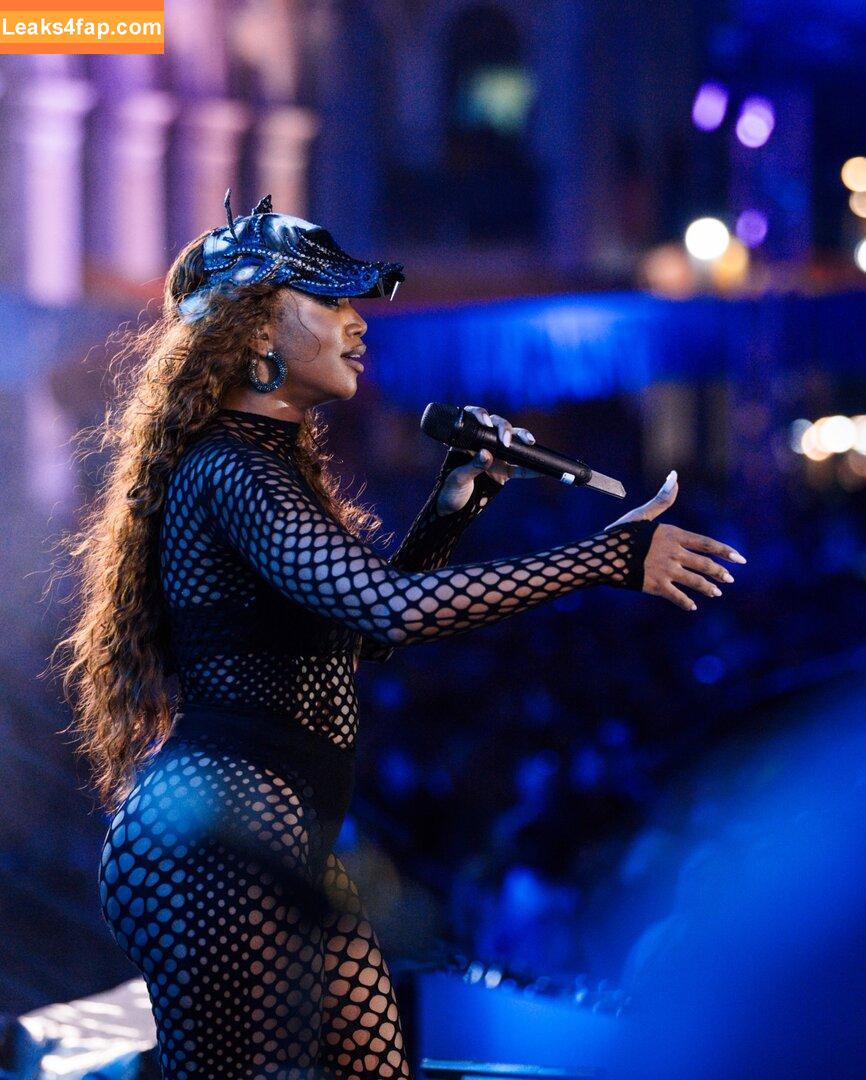 Iza Cantora / iza слитое фото фото #0470