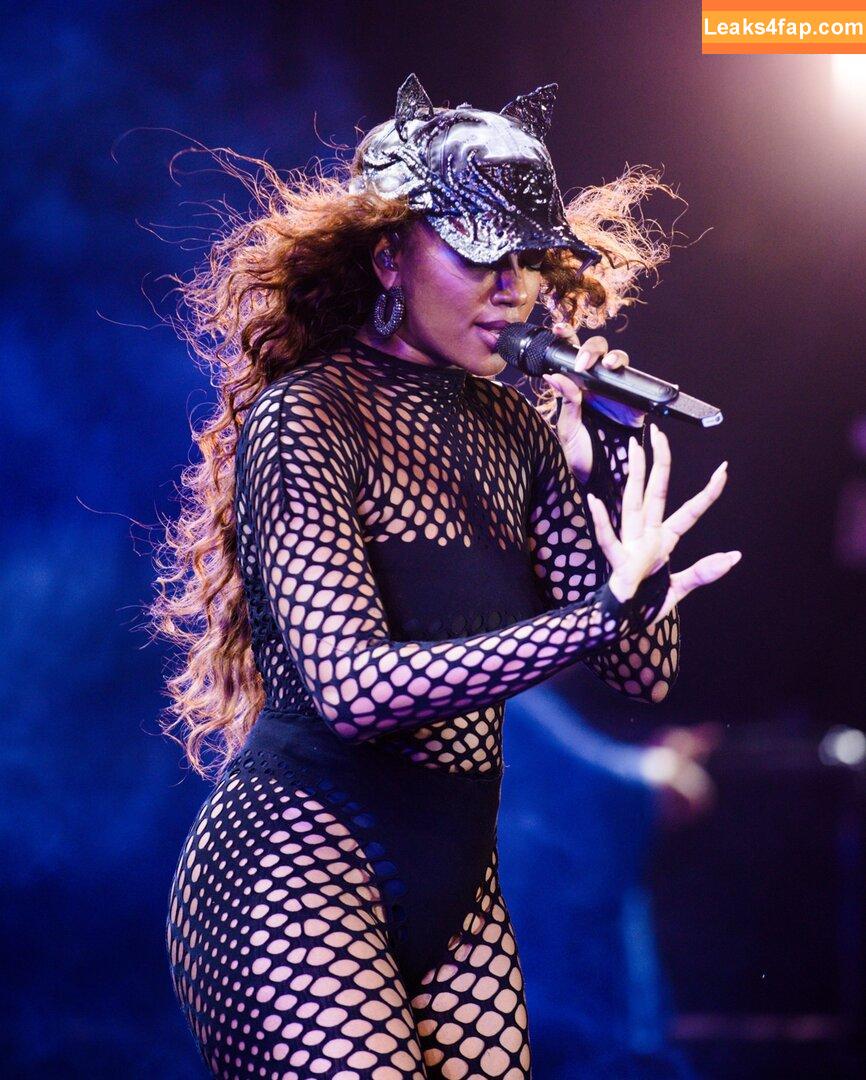 Iza Cantora / iza слитое фото фото #0471