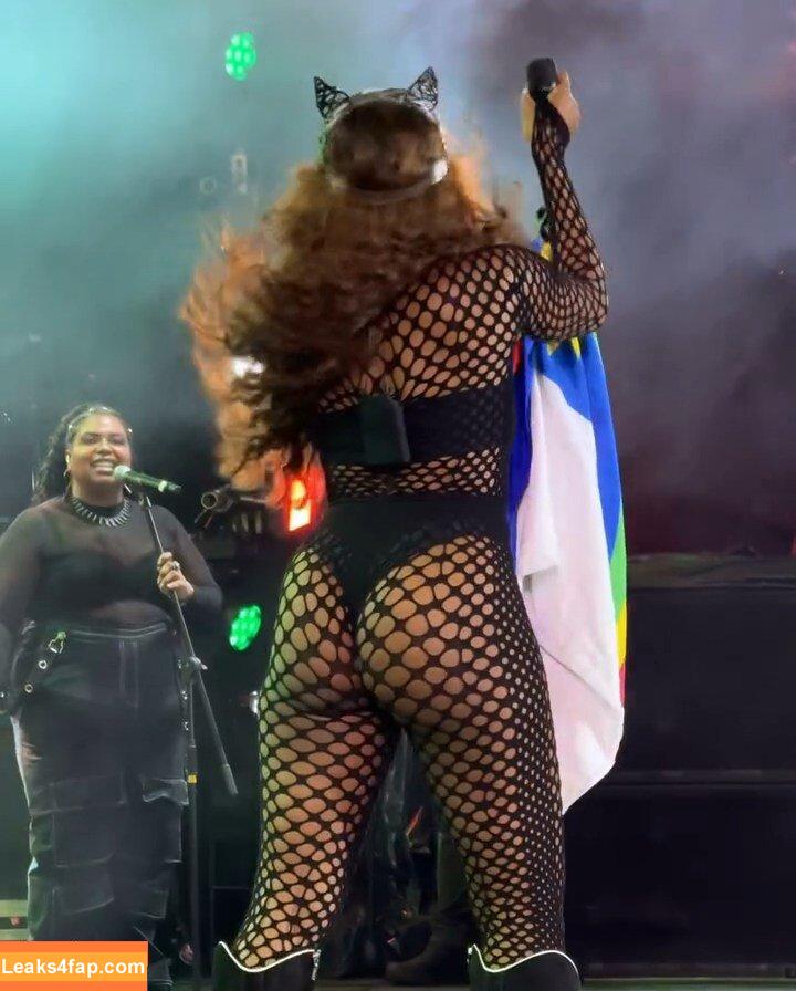 Iza Cantora / iza слитое фото фото #0485