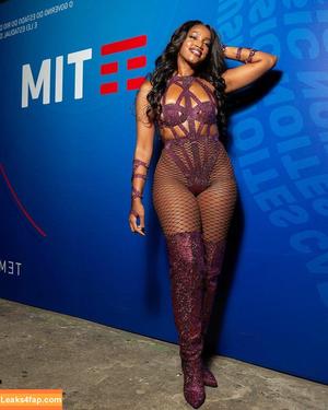 Iza Cantora photo #0066