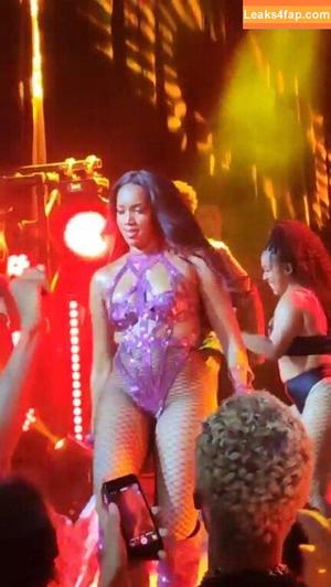 Iza Cantora photo #0073