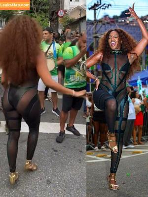 Iza Cantora photo #0390