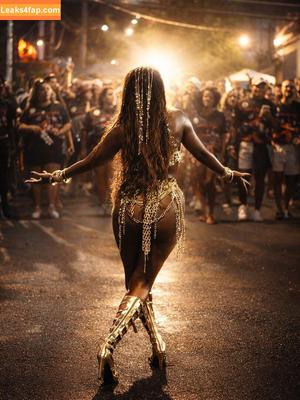 Iza Cantora photo #0424