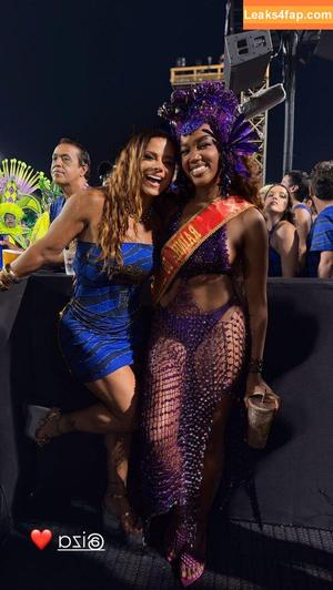 Iza Cantora photo #0487