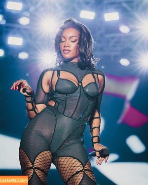 Iza Cantora photo #0499
