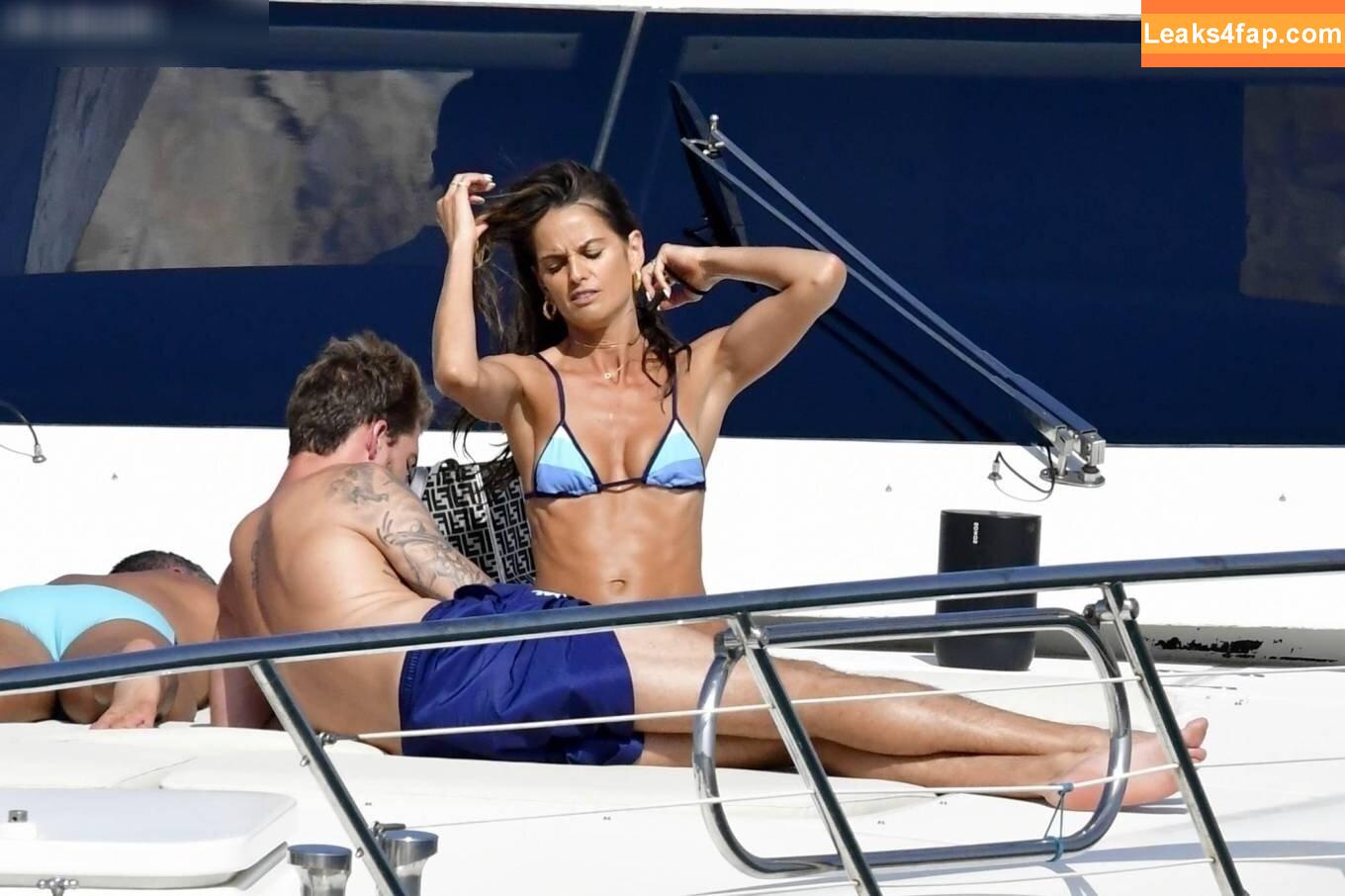 Izabel Goulart / iza_goulart / izabelgoulart leaked photo photo #0234