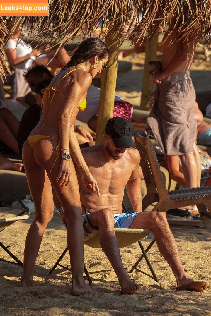 Izabel Goulart / iza_goulart / izabelgoulart leaked photo photo #0322