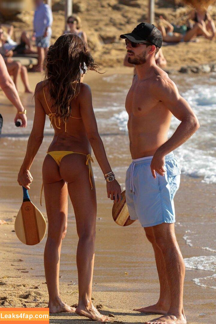 Izabel Goulart / iza_goulart / izabelgoulart leaked photo photo #0323