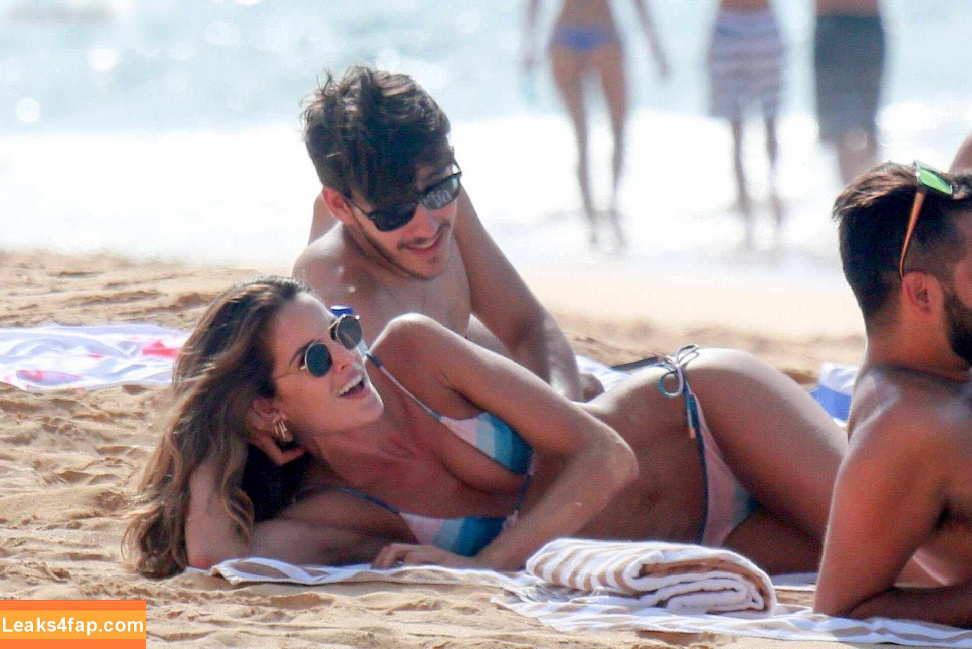 Izabel Goulart / iza_goulart / izabelgoulart leaked photo photo #0339