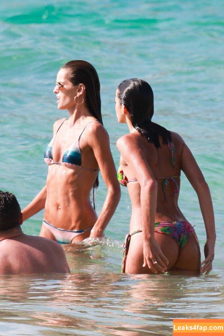 Izabel Goulart / iza_goulart / izabelgoulart слитое фото фото #0346