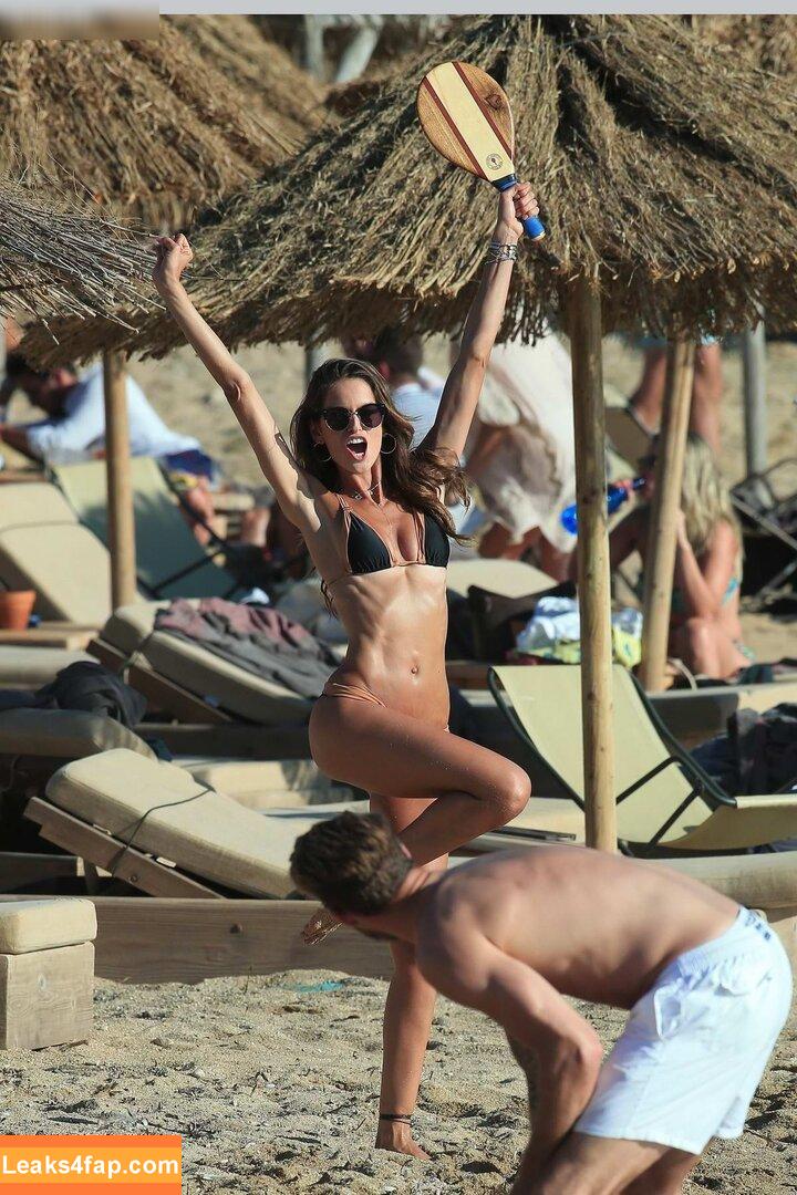 Izabel Goulart / iza_goulart / izabelgoulart leaked photo photo #0354