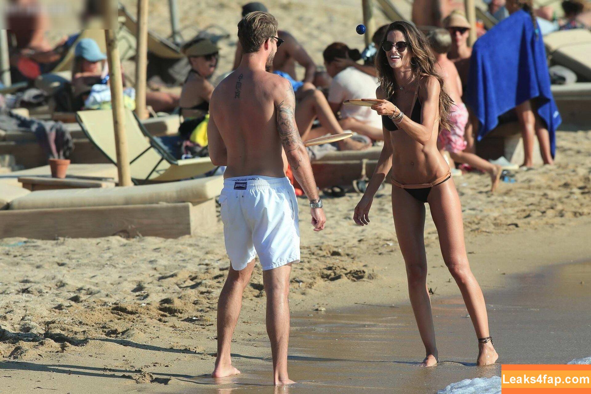 Izabel Goulart / iza_goulart / izabelgoulart leaked photo photo #0363