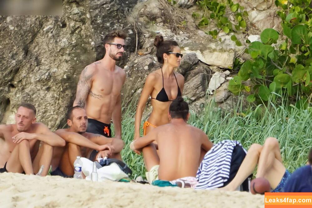 Izabel Goulart / iza_goulart / izabelgoulart leaked photo photo #0550
