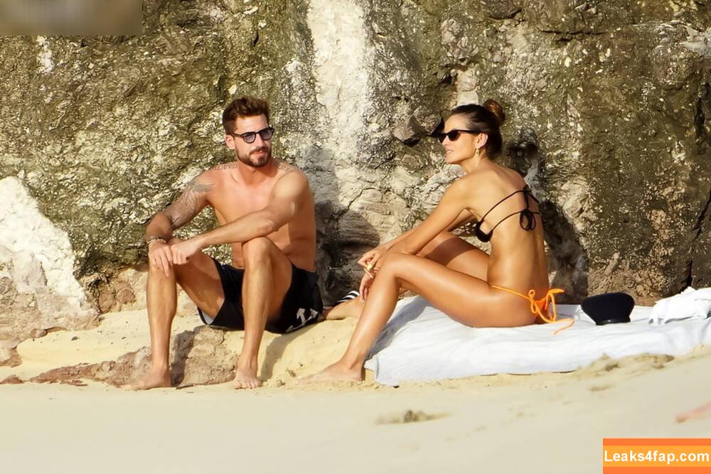 Izabel Goulart / iza_goulart / izabelgoulart leaked photo photo #0560