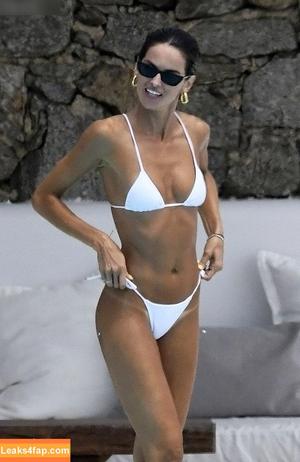 Izabel Goulart photo #0089