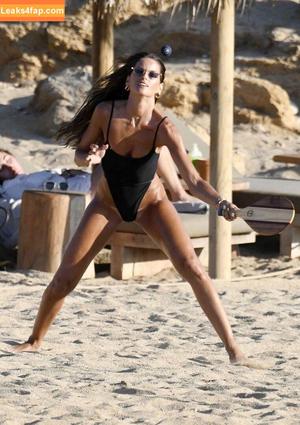 Izabel Goulart photo #0205