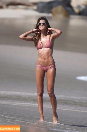 Izabel Goulart photo #0281