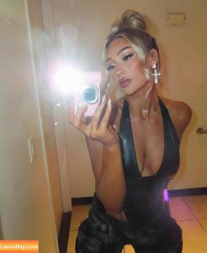 Izzi Dame photo #0166